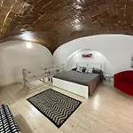 Apartment O' Vascio House